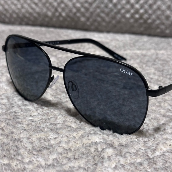 Quay Australia Black Sunglasses - Picture 4 of 6